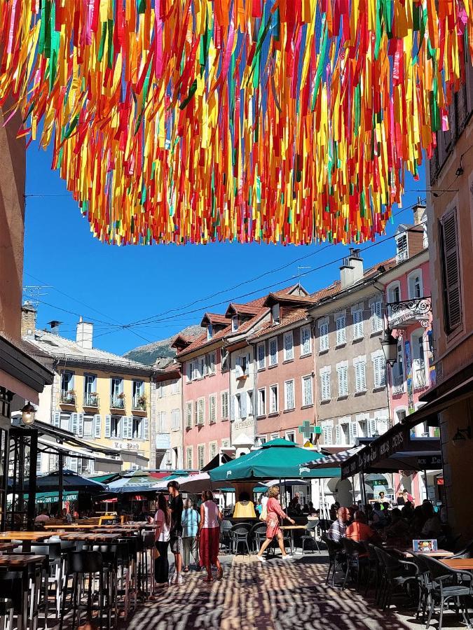 L'Escale Centre Historique de Gap Meublé de tourisme Classé 3 étoiles Esterno foto